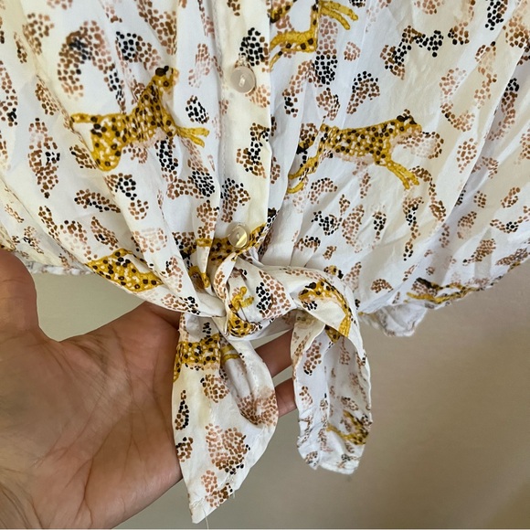Jane + Delancey cheetah print tie front blouse, Large - Picture 4 of 9
